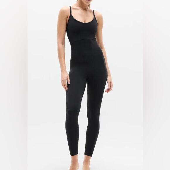Athleta Transcend Black Sleeveless 7/8 Jumpsuit NWT Women’s Medium M - Picture 1 of 9